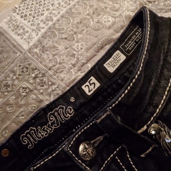 Miss Me Jeans - Picture 3 of 5